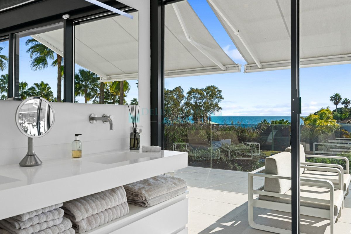 Villa for sale in Los Monteros, Marbella East