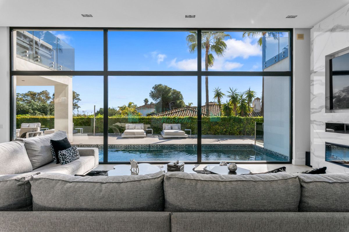 Villa for sale in Los Monteros, Marbella East