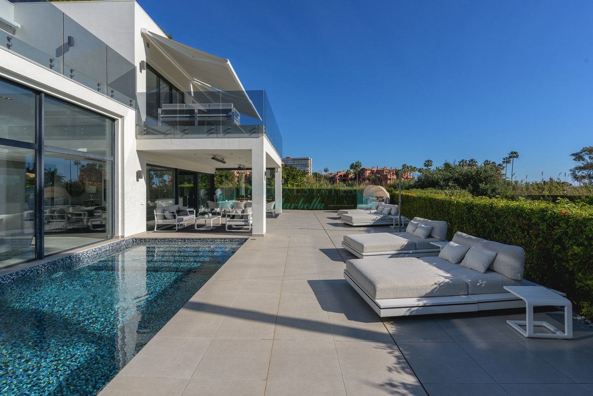 Villa for sale in Los Monteros, Marbella East