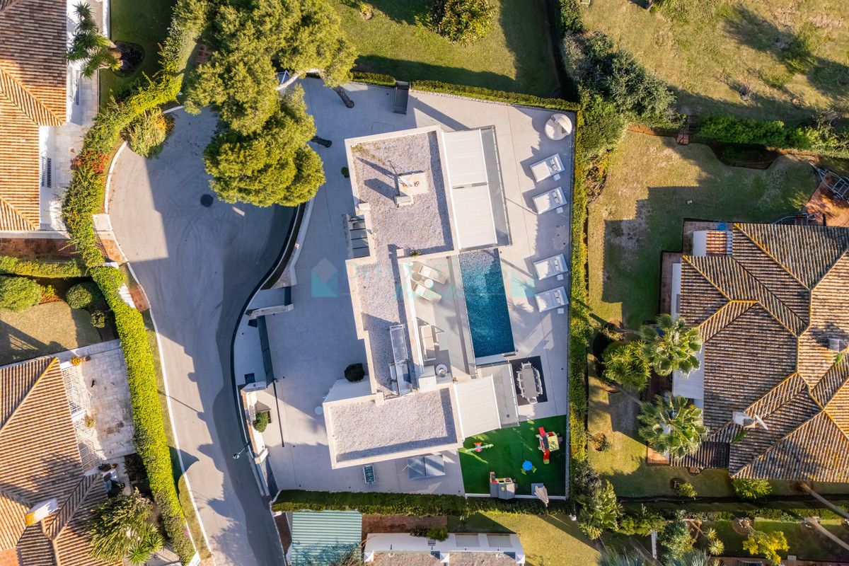 Villa for sale in Los Monteros, Marbella East