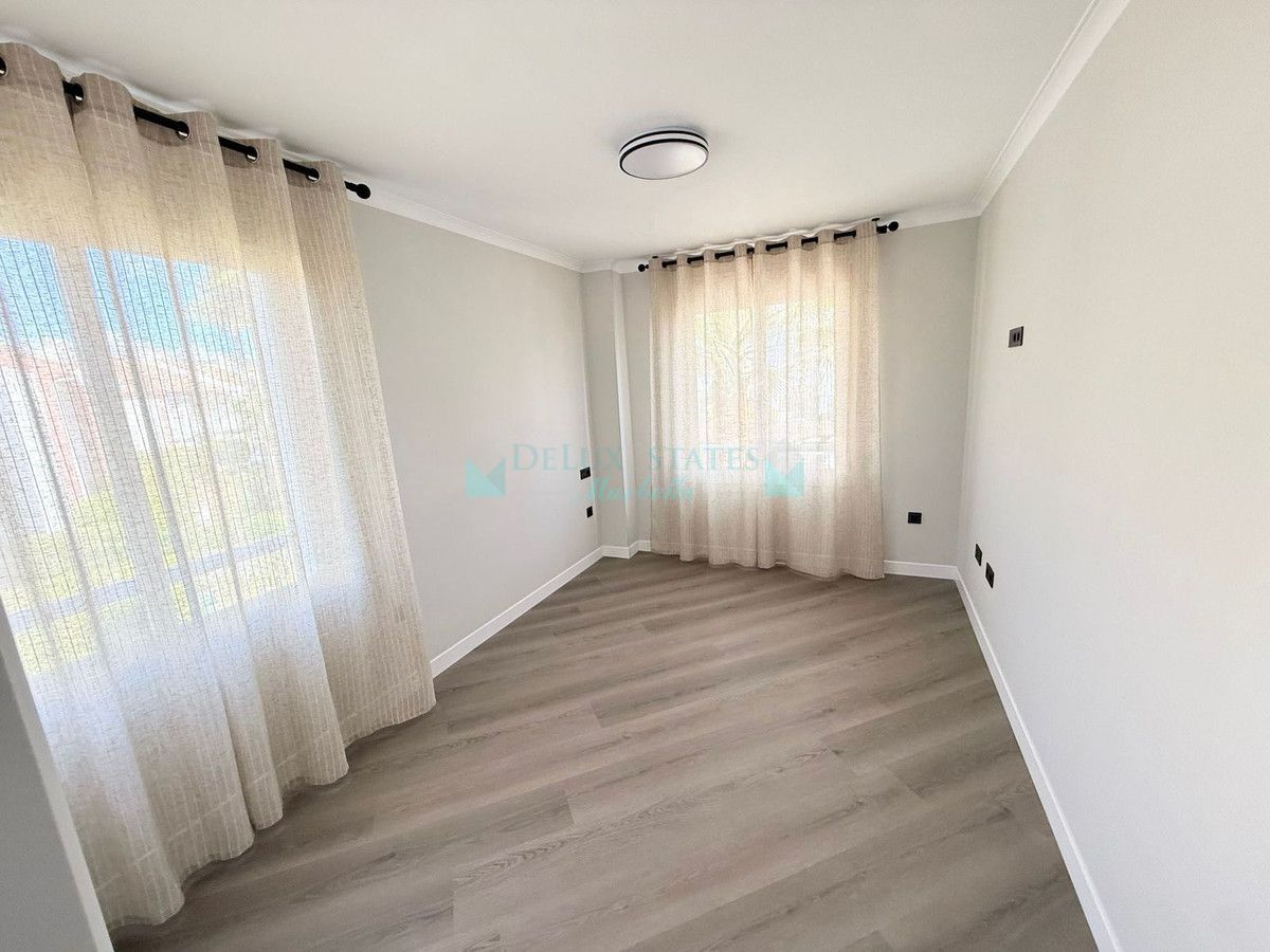 Town House for sale in El Paraiso, Estepona