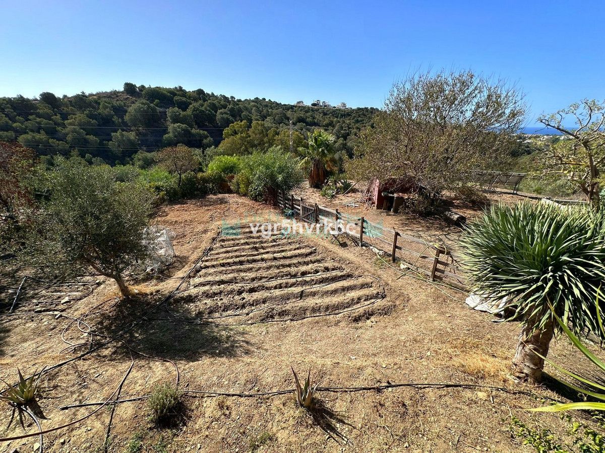 Plot for sale in Cabopino, Marbella East