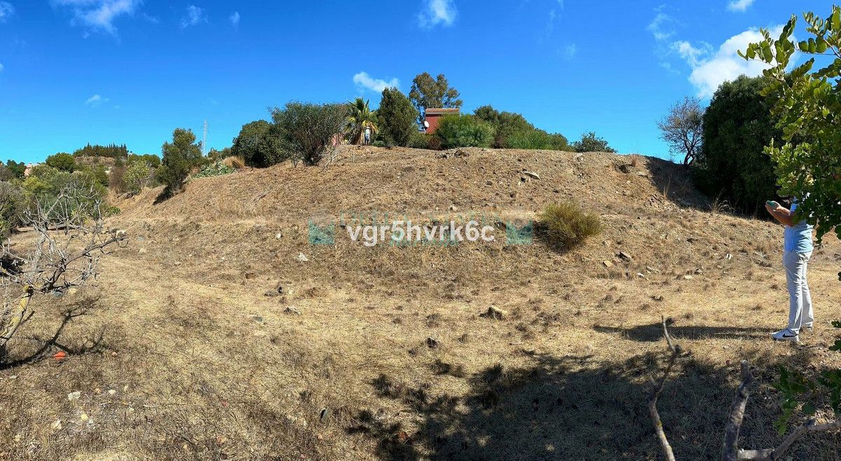 Plot for sale in Cabopino, Marbella East