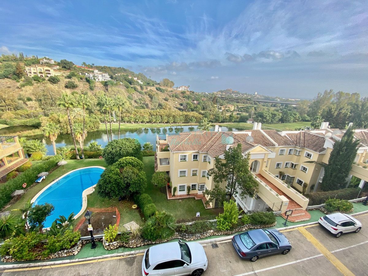 Penthouse for rent in La Quinta, Benahavis