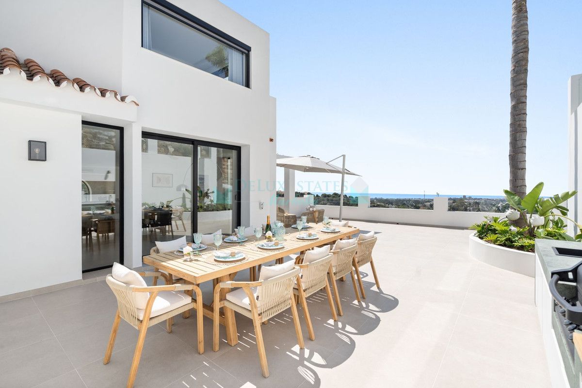 Villa for sale in Nueva Andalucia