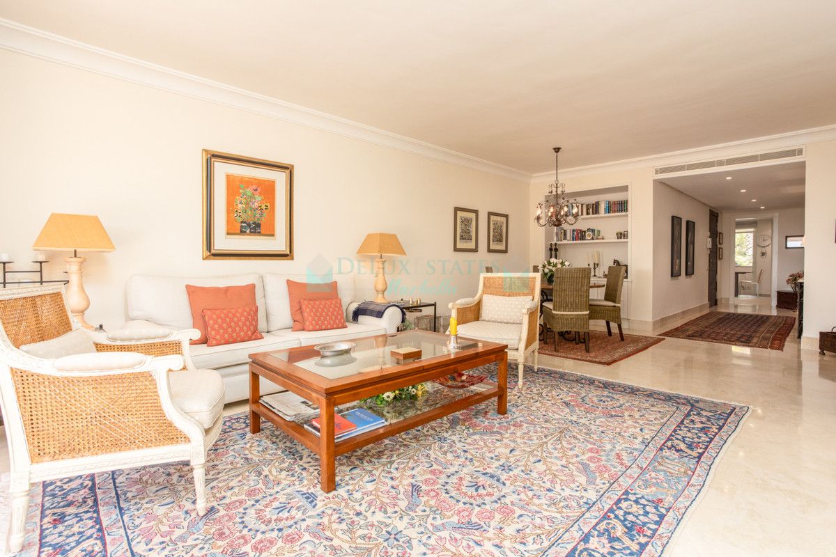 Apartment for sale in Rio Real, Marbella East