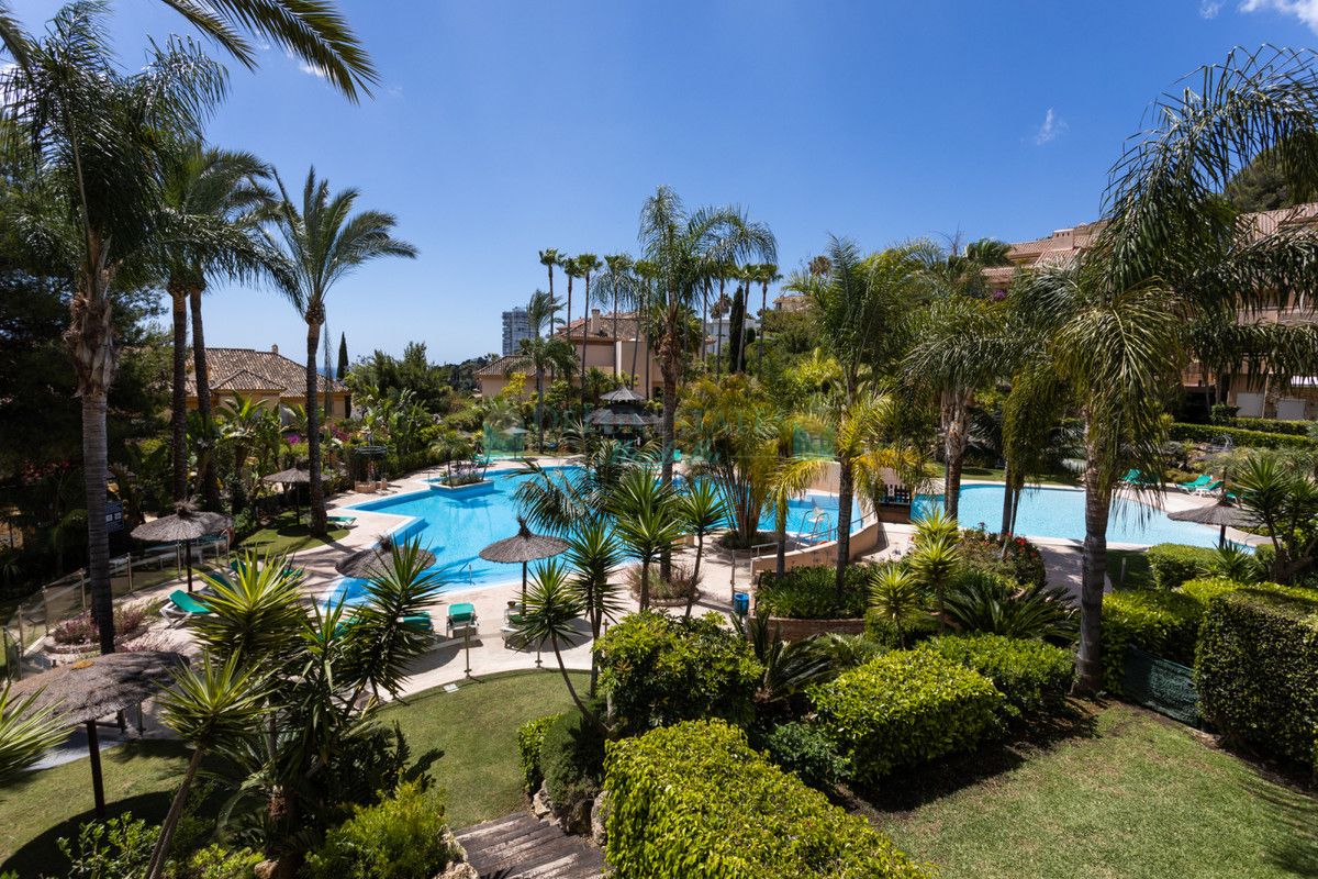 Apartment for sale in Rio Real, Marbella East