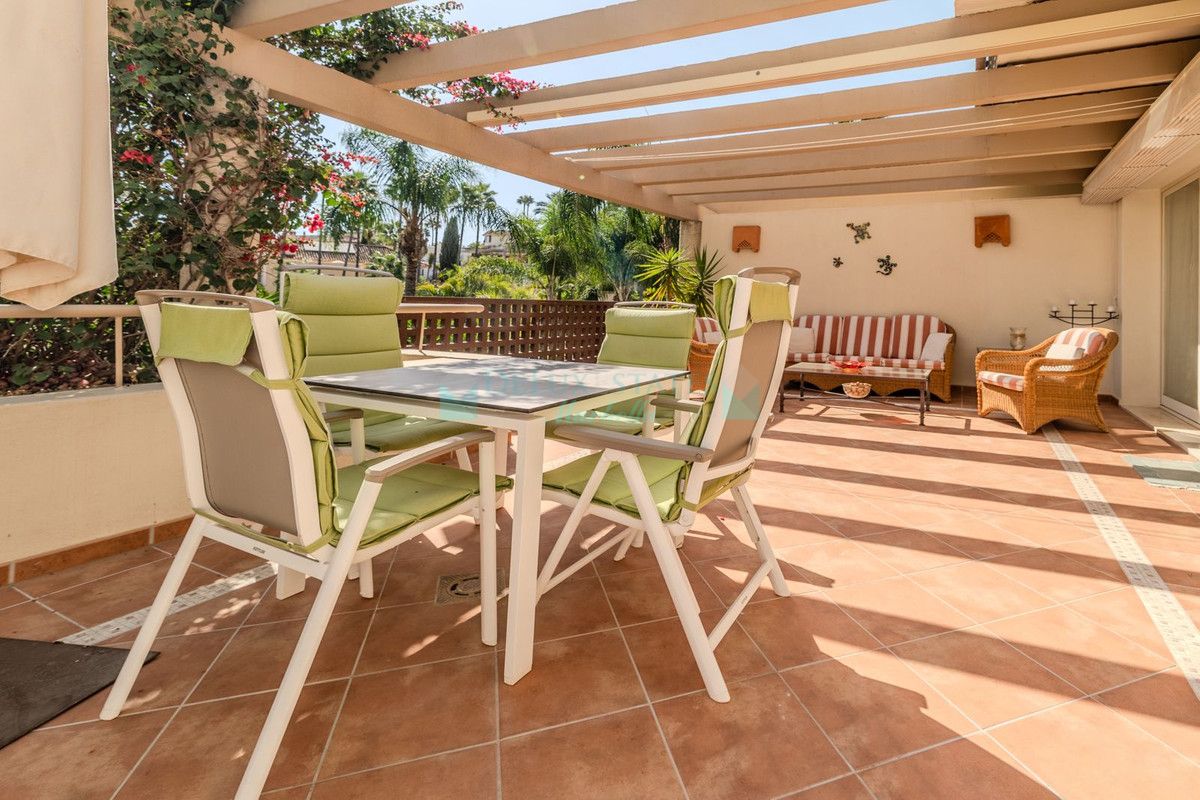 Apartment for sale in Rio Real, Marbella East