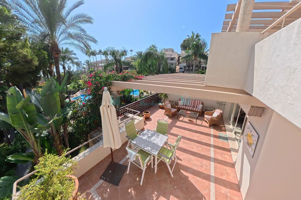 Apartment for sale in Rio Real, Marbella East