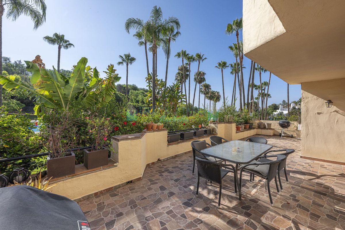 Ground Floor Apartment for sale in Marbella Golden Mile