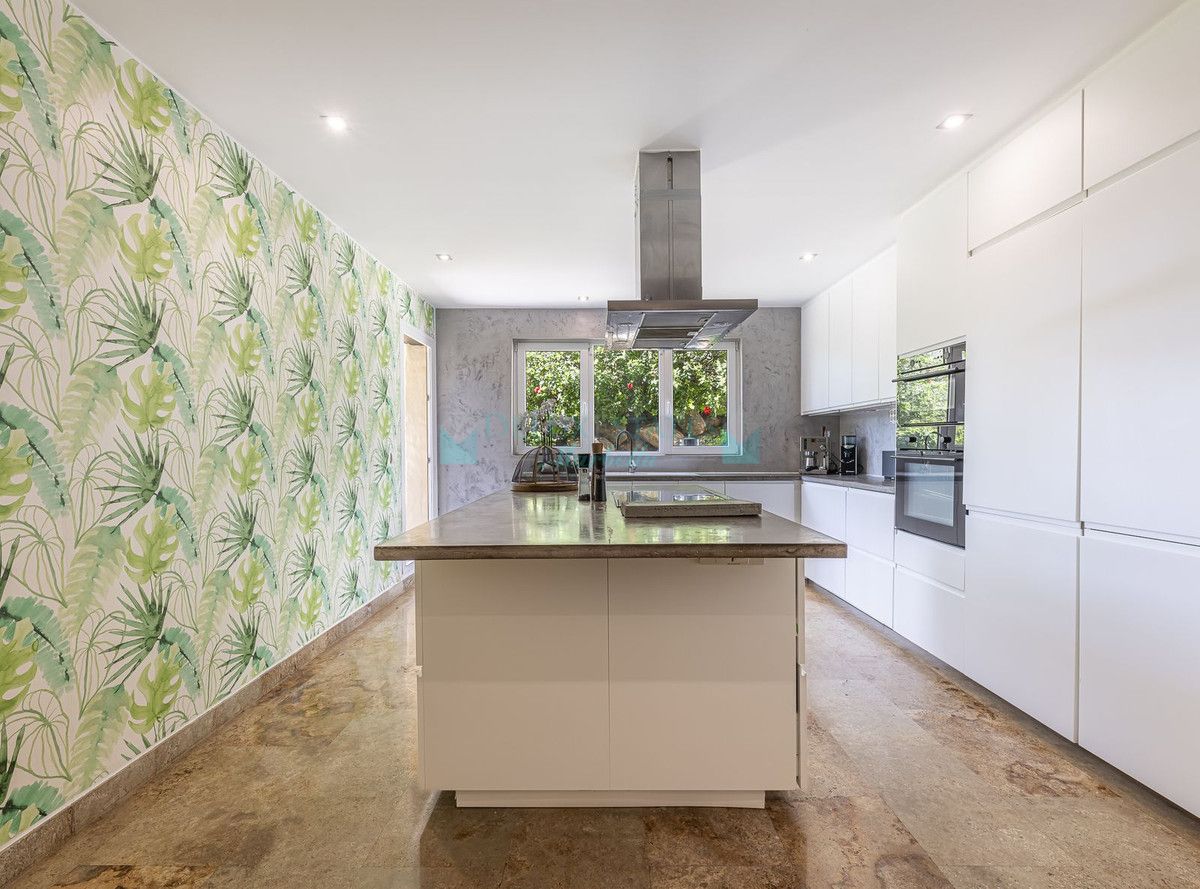 Ground Floor Apartment for sale in Marbella Golden Mile