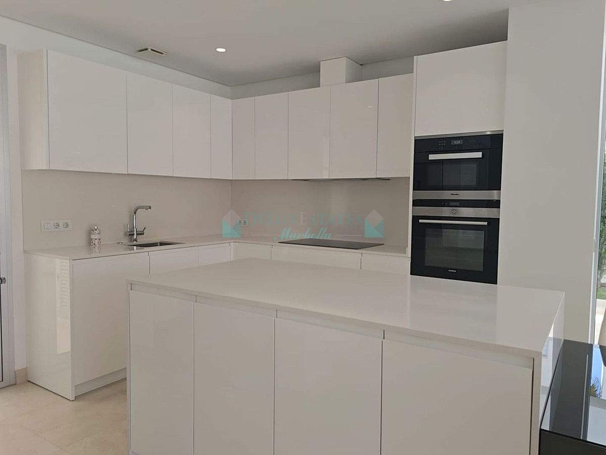 Villa for sale in Rio Real, Marbella East