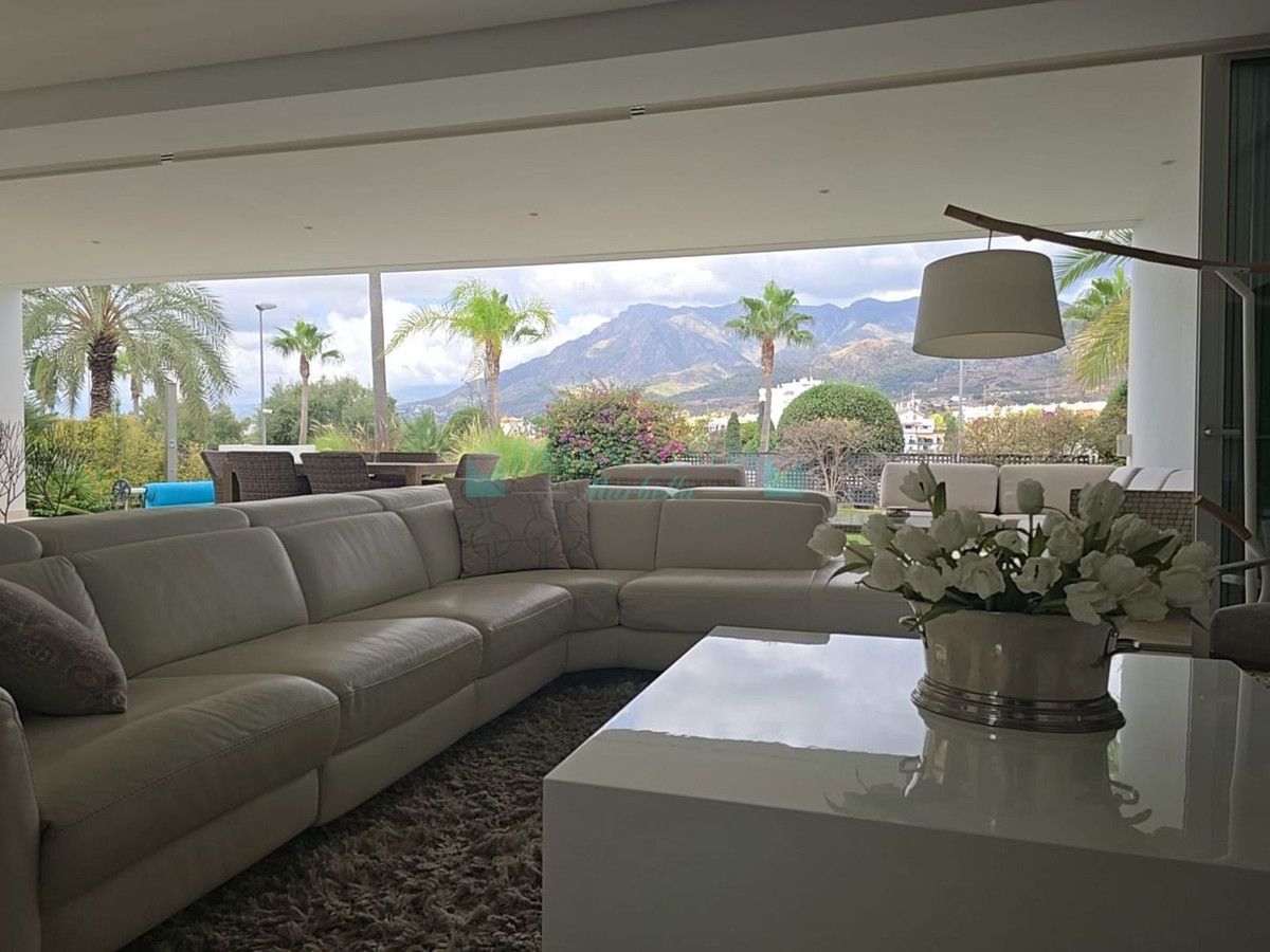 Villa for sale in Rio Real, Marbella East