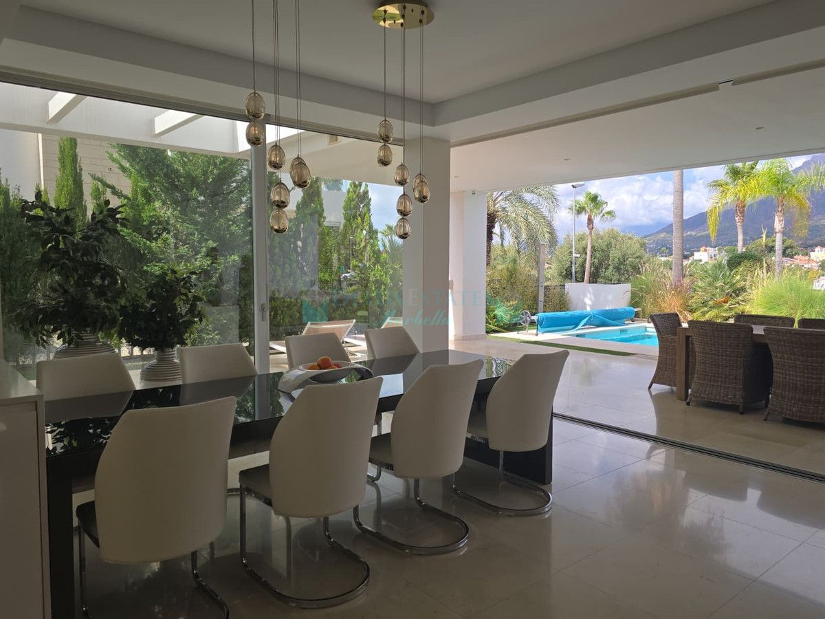 Villa for sale in Rio Real, Marbella East