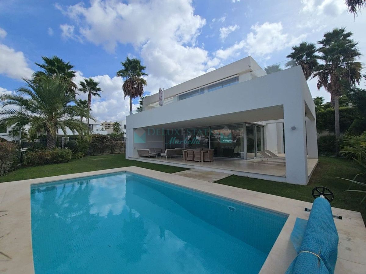 Villa for sale in Rio Real, Marbella East