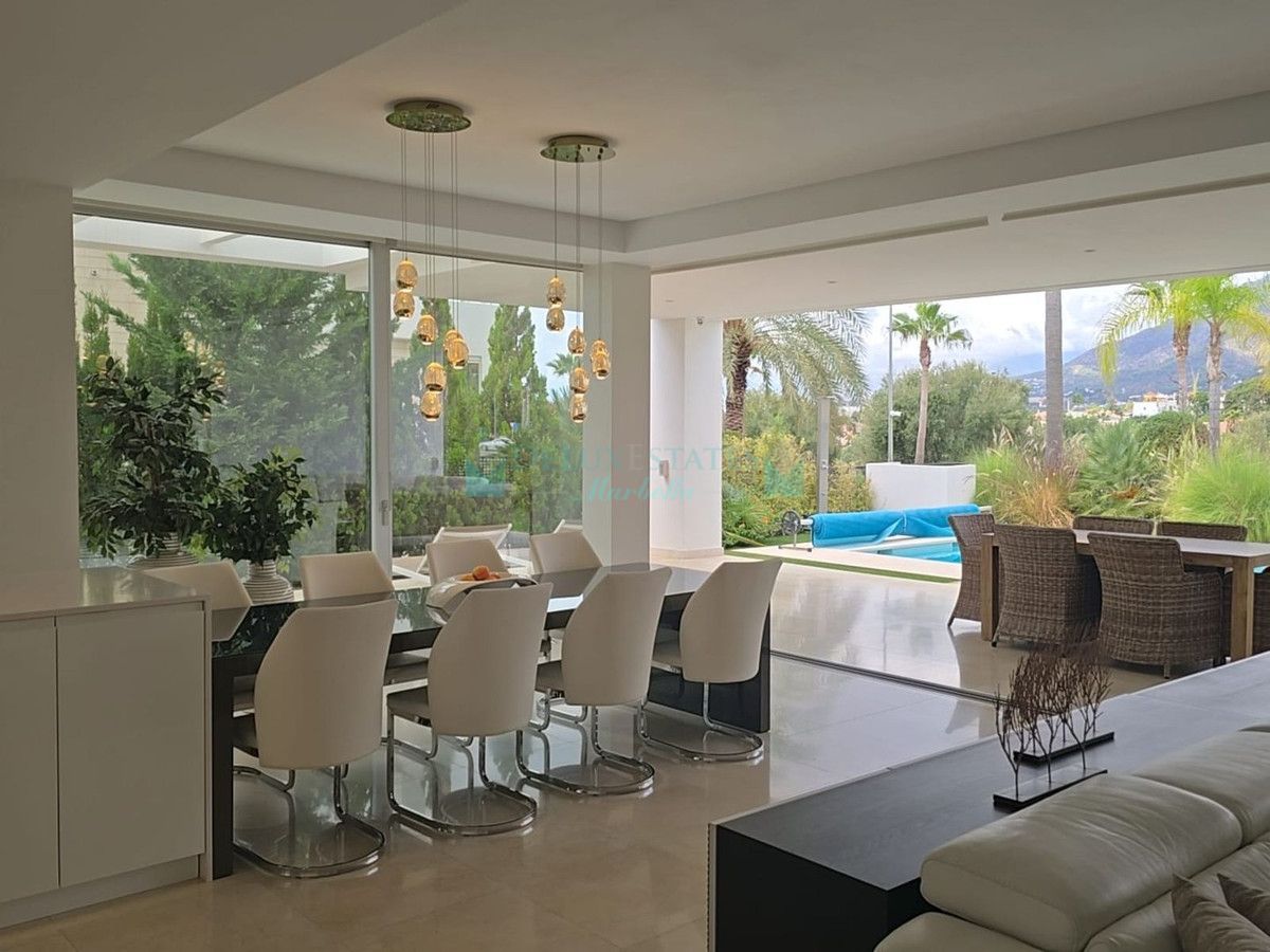 Villa for sale in Rio Real, Marbella East