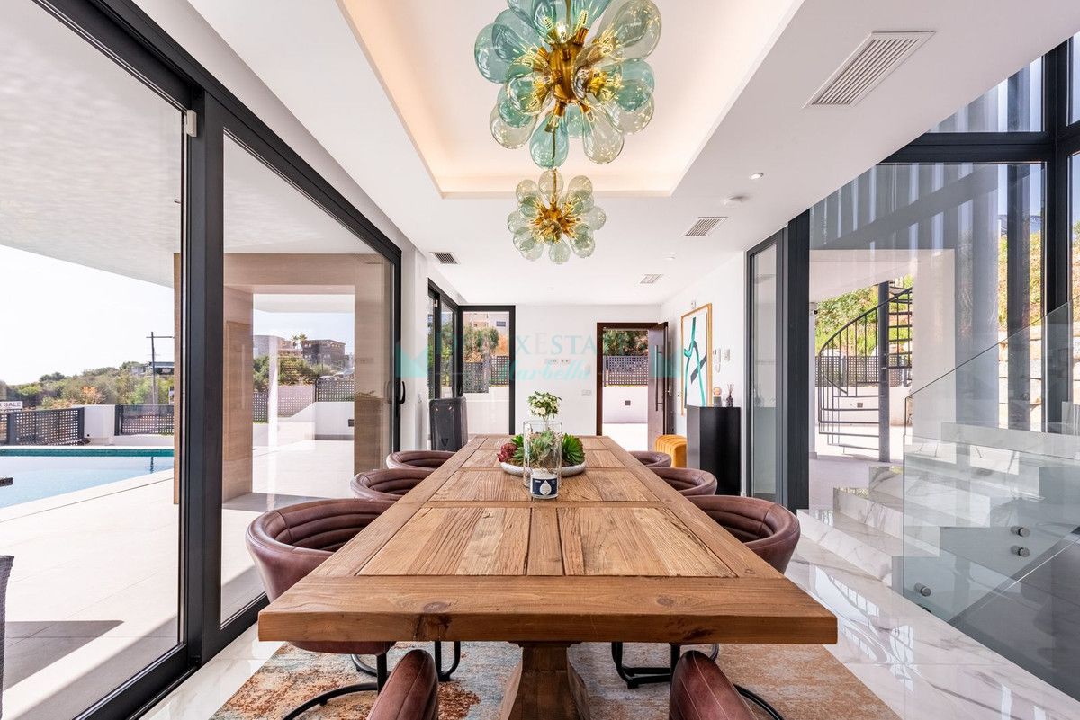 Villa en venta en Estepona