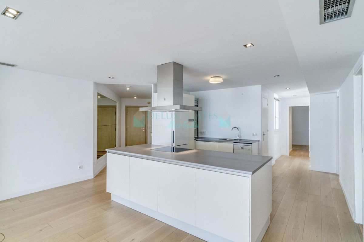 Apartment for rent in Marbella - Puerto Banus