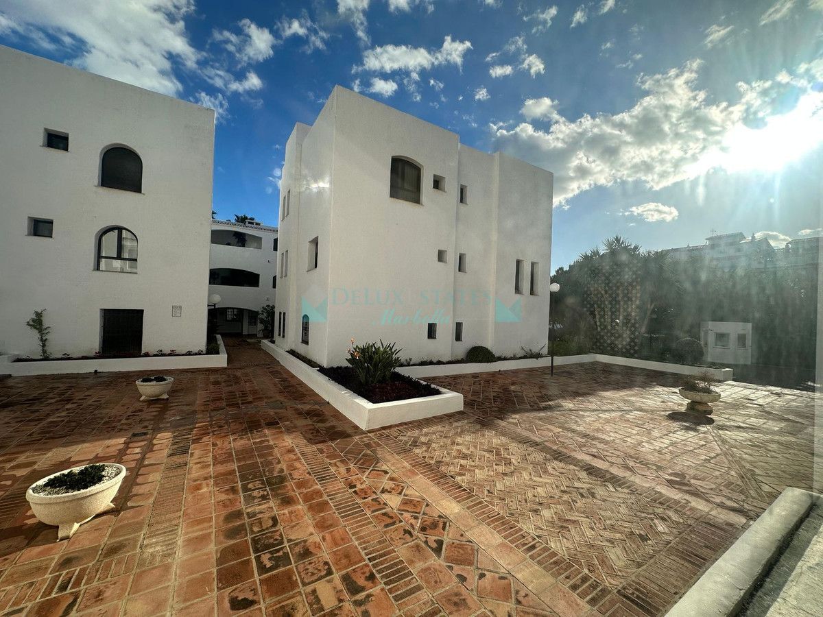 Ground Floor Apartment for sale in Marbella - Puerto Banus