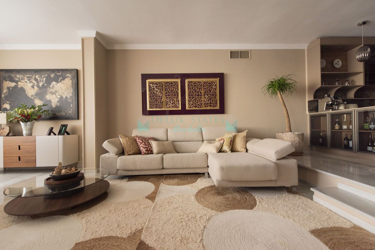 Town House for sale in Nueva Andalucia