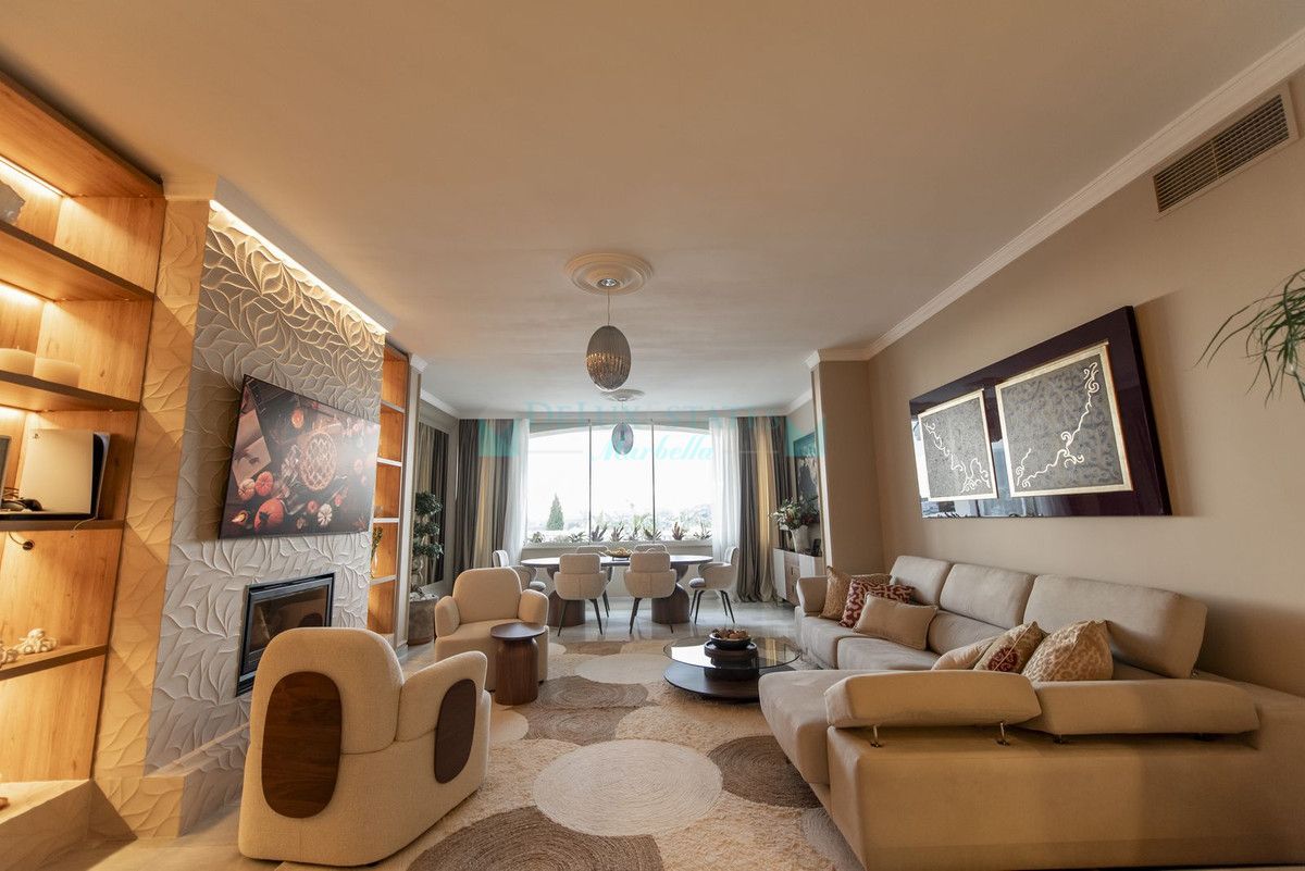 Town House for sale in Nueva Andalucia