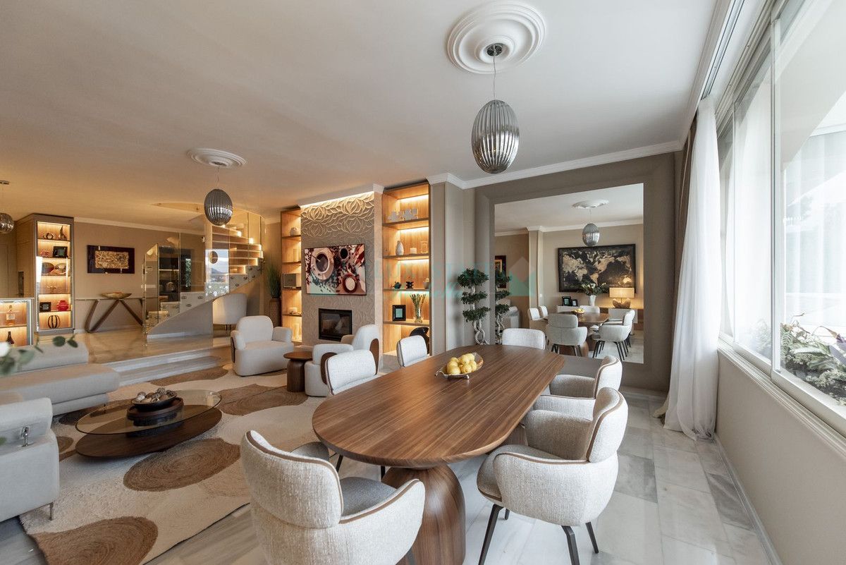 Town House for sale in Nueva Andalucia