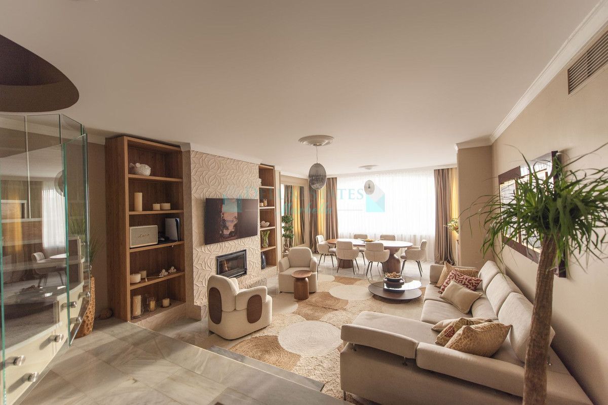 Town House for sale in Nueva Andalucia