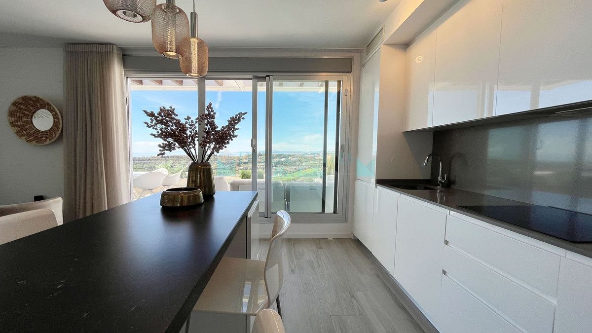 Penthouse for sale in New Golden Mile, Estepona