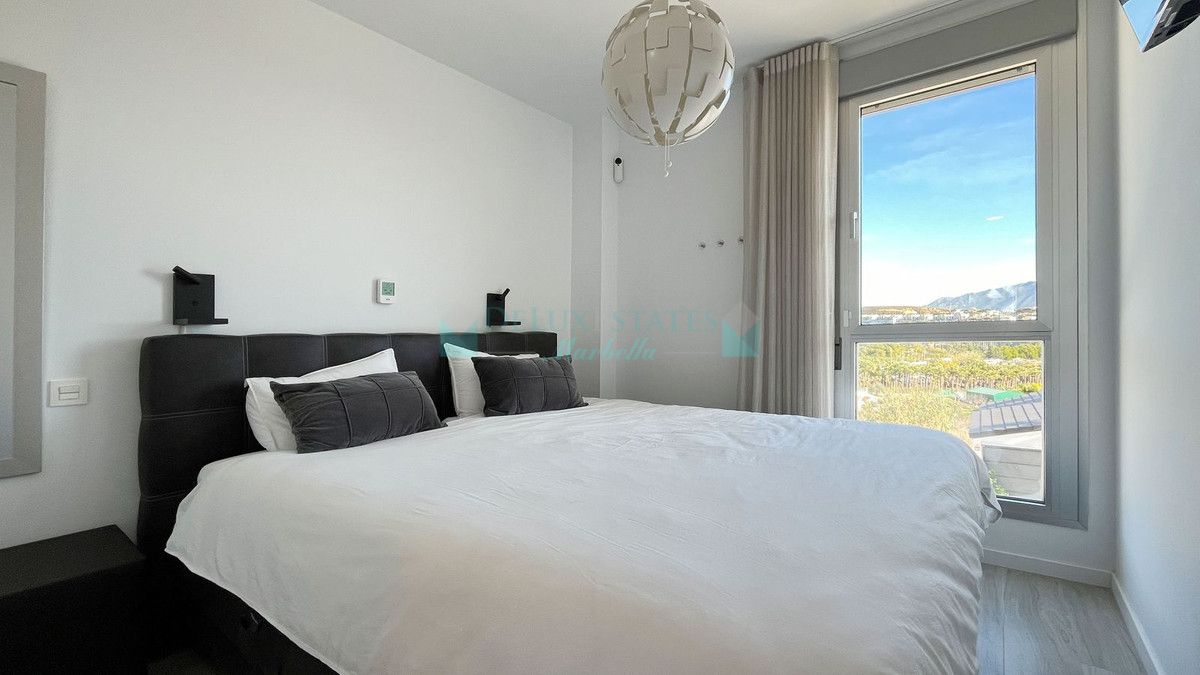 Penthouse for sale in New Golden Mile, Estepona