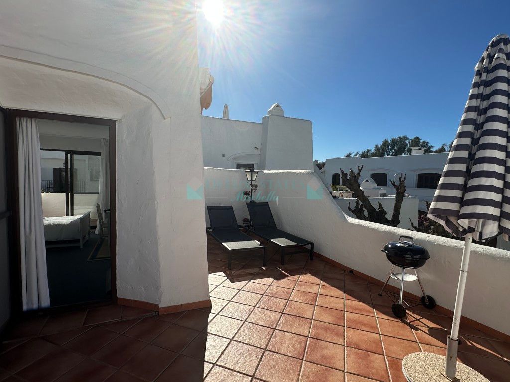 Town House for sale in Estepona