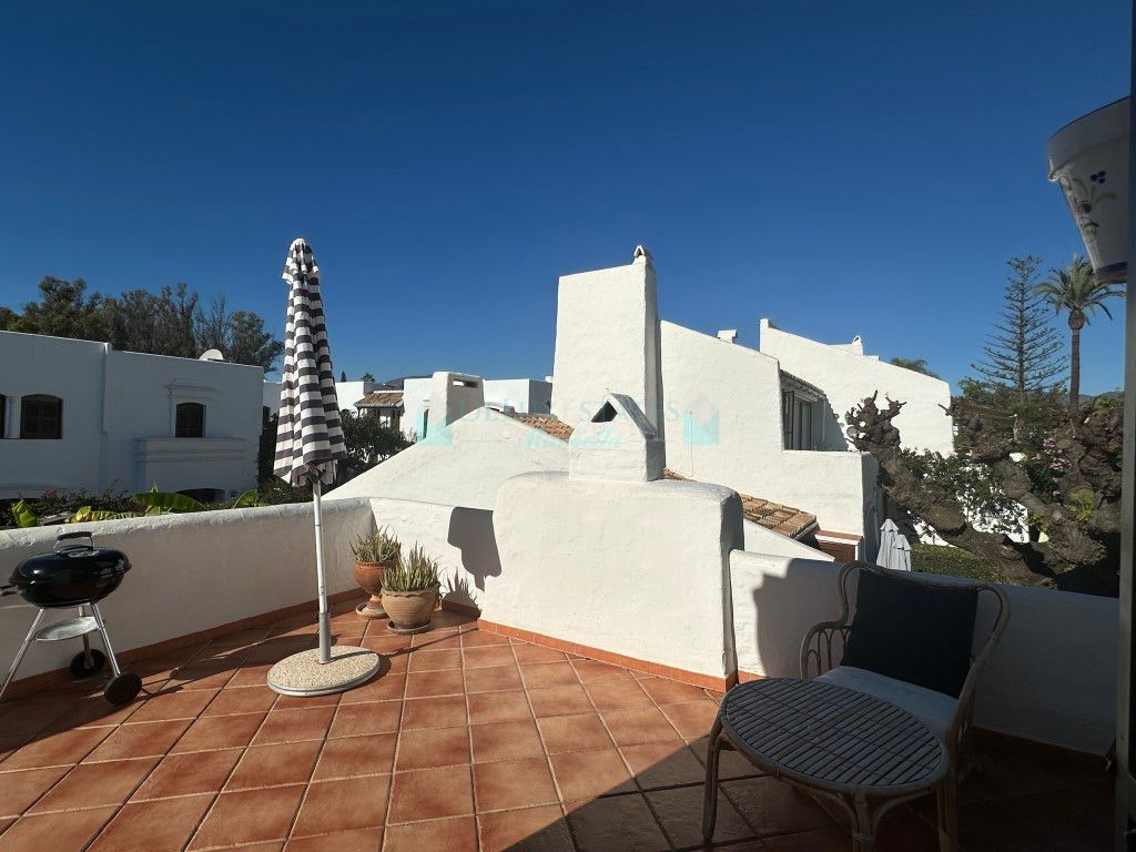 Town House for sale in Estepona