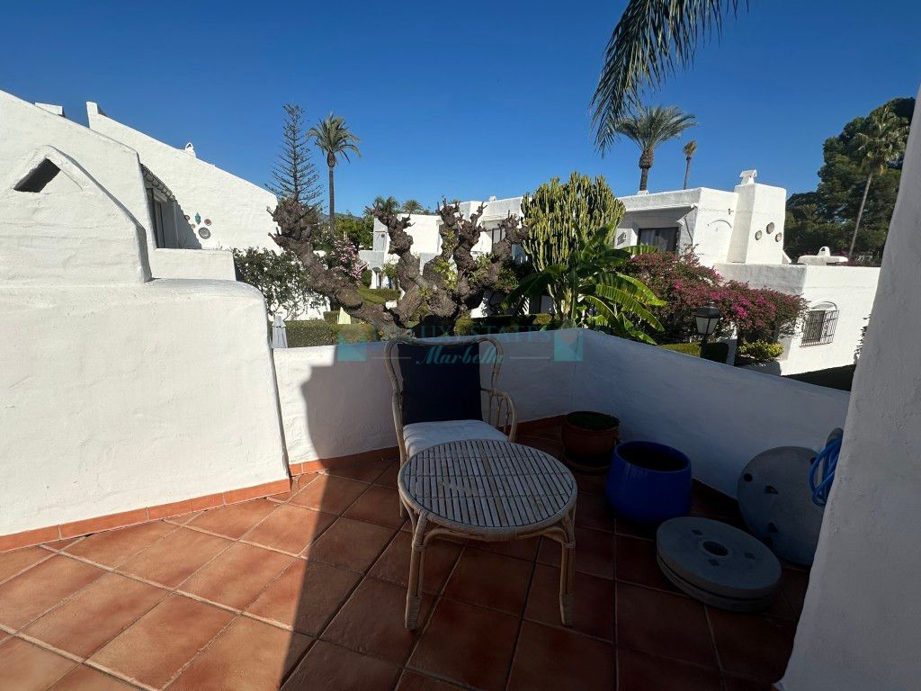 Town House for sale in Estepona