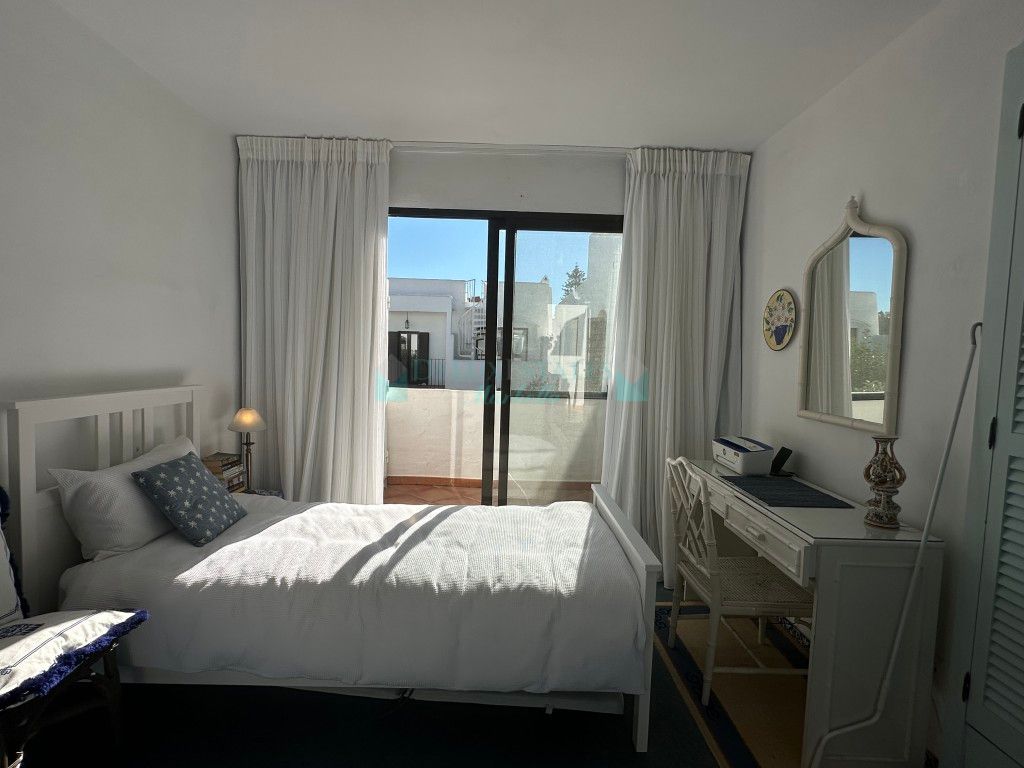 Town House for sale in Estepona