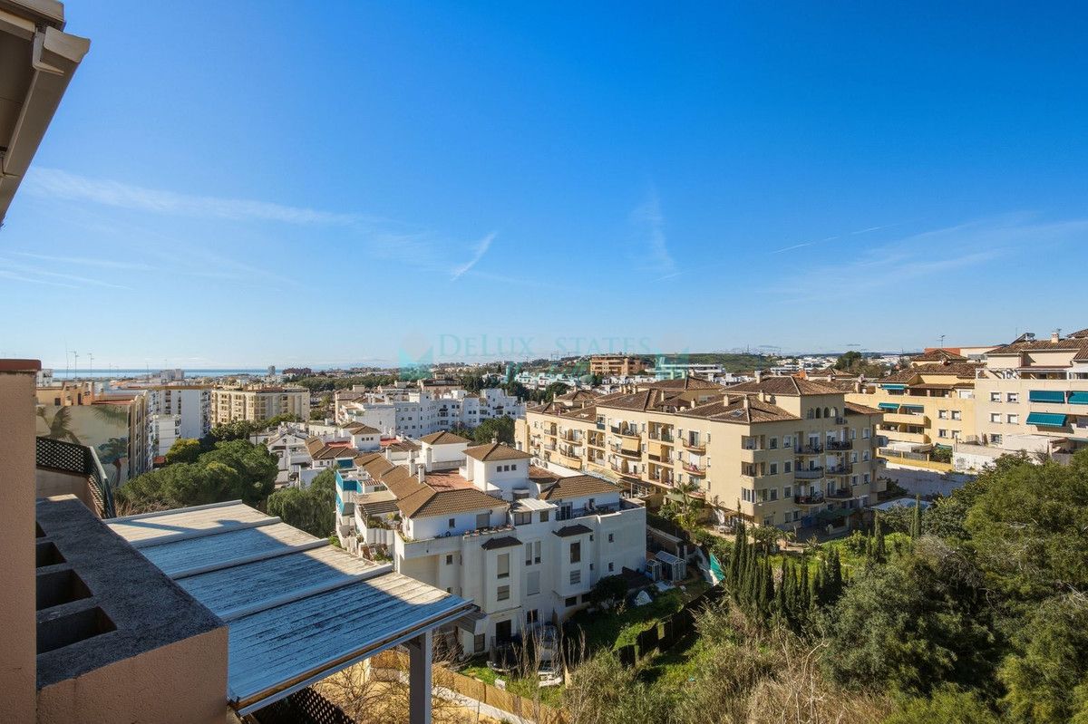 Penthouse for sale in Estepona
