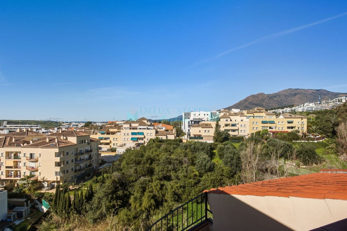 Penthouse for sale in Estepona