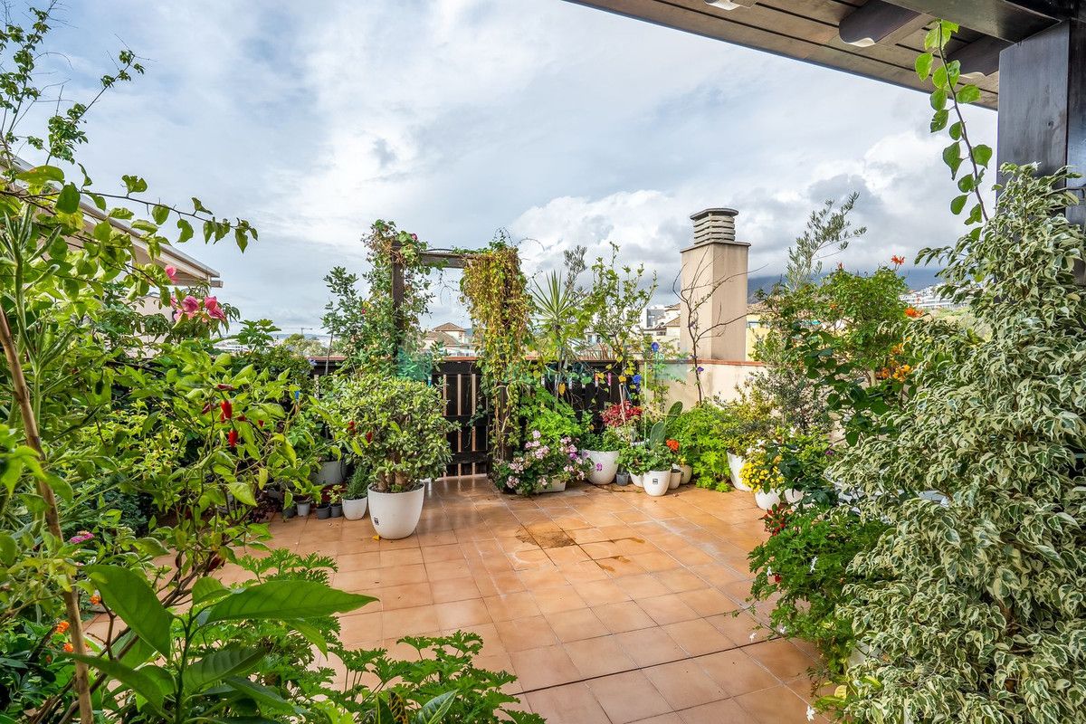 Penthouse for sale in Estepona