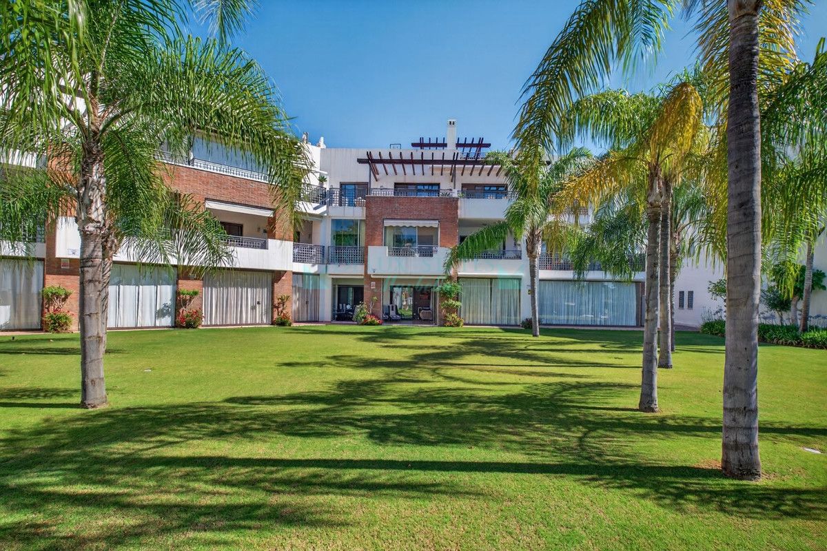 Ground Floor Apartment for sale in Estepona