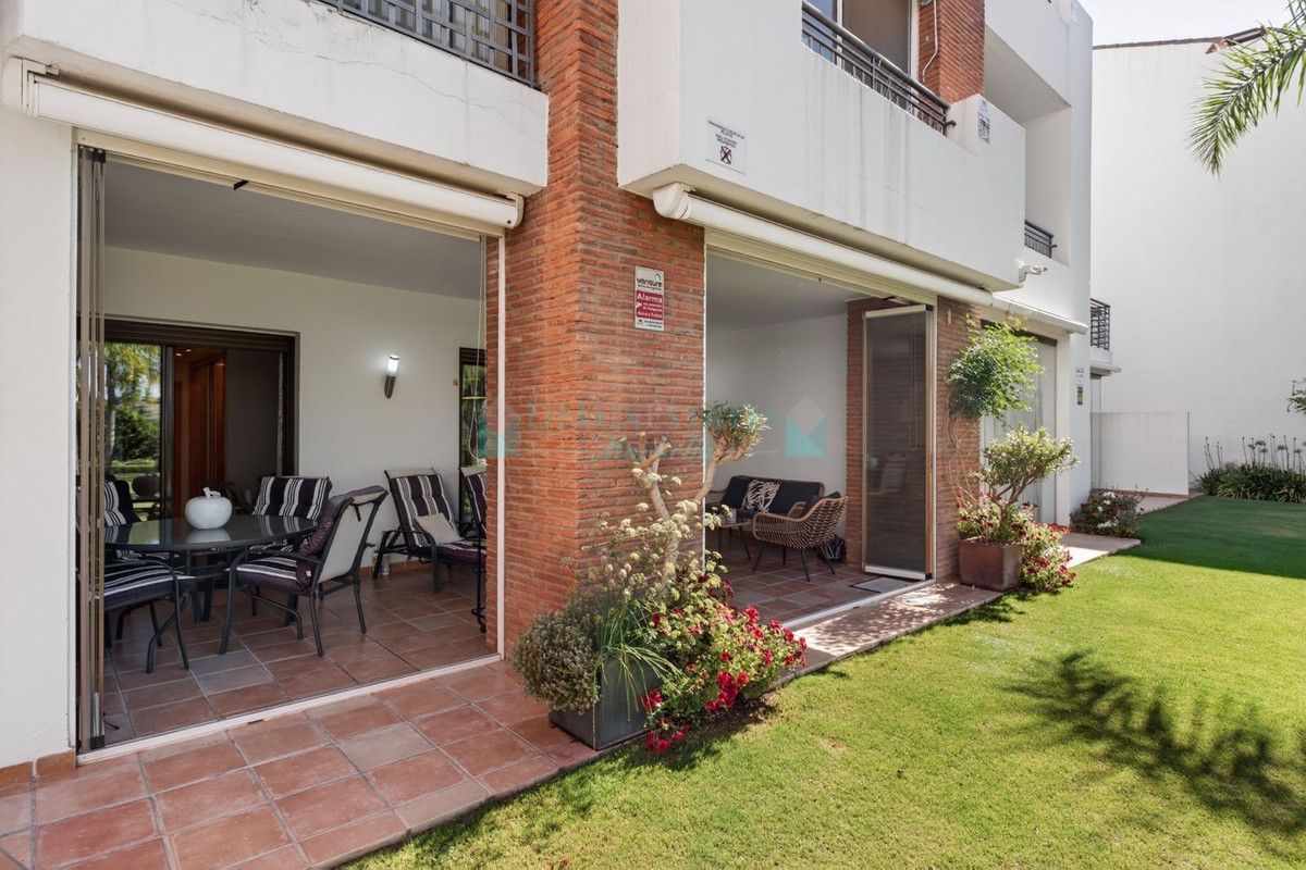 Ground Floor Apartment for sale in Estepona