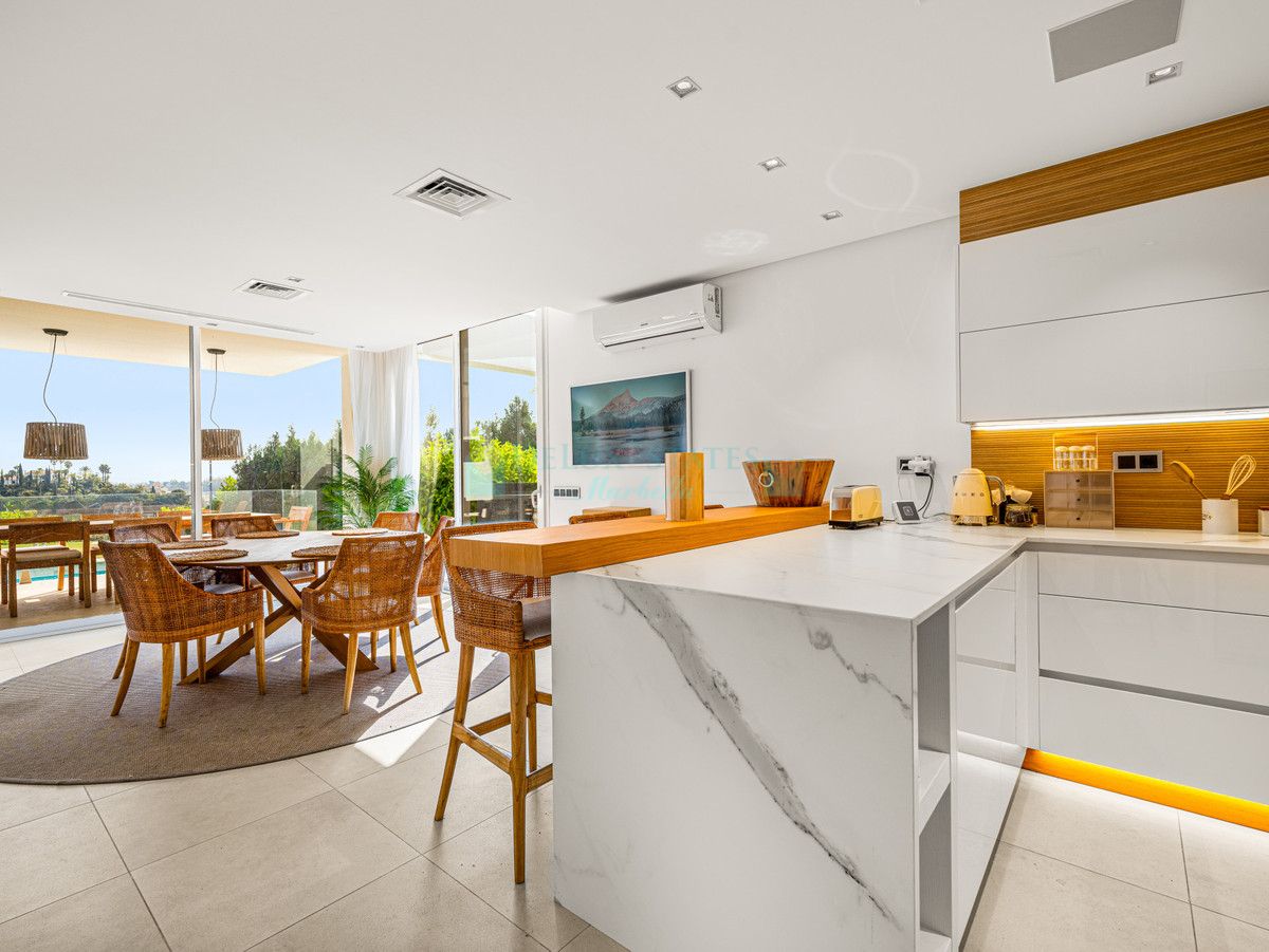 Villa for sale in Los Flamingos, Benahavis