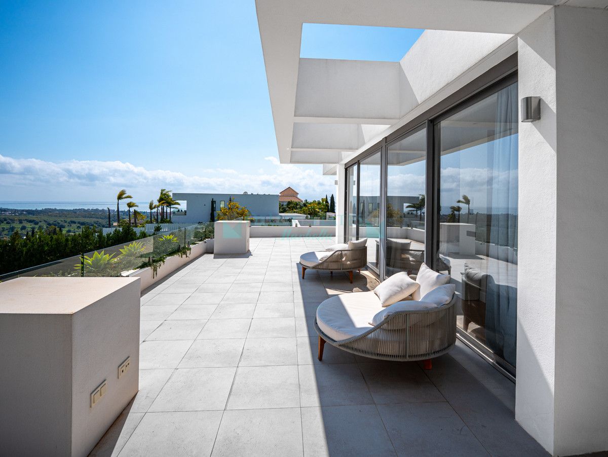 Villa for sale in Los Flamingos, Benahavis