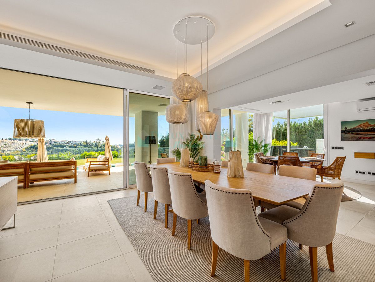 Villa for sale in Los Flamingos, Benahavis