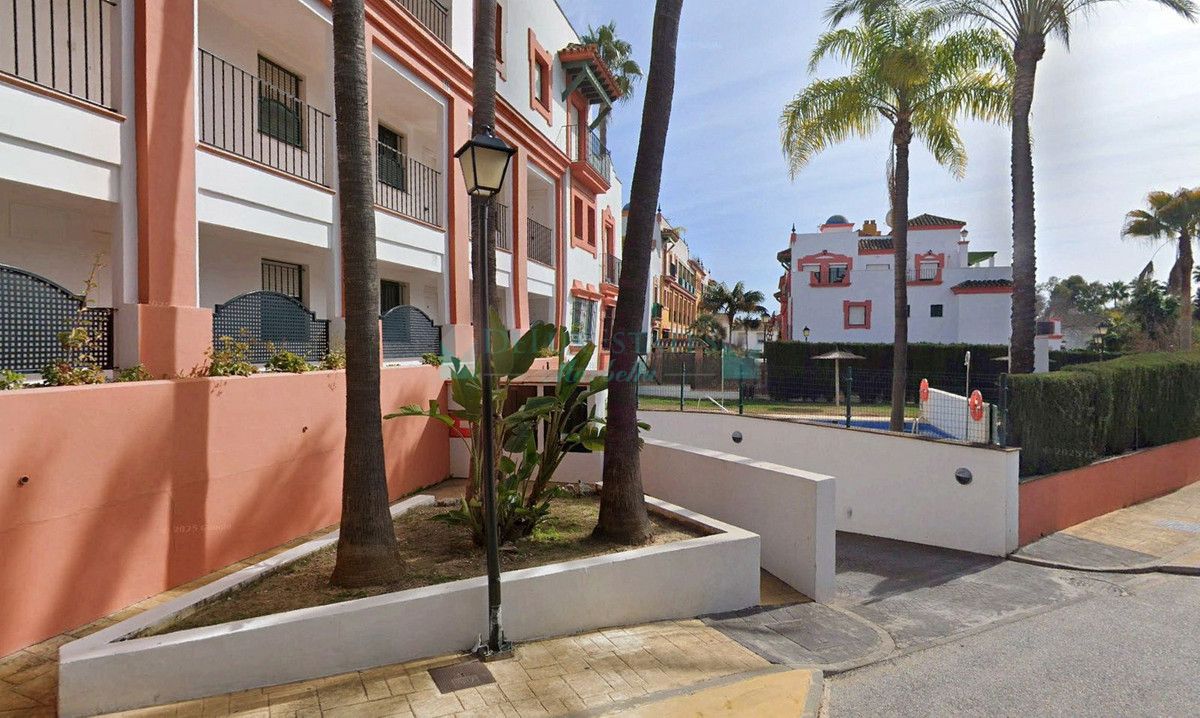 Ground Floor Apartment for sale in Atalaya, Estepona