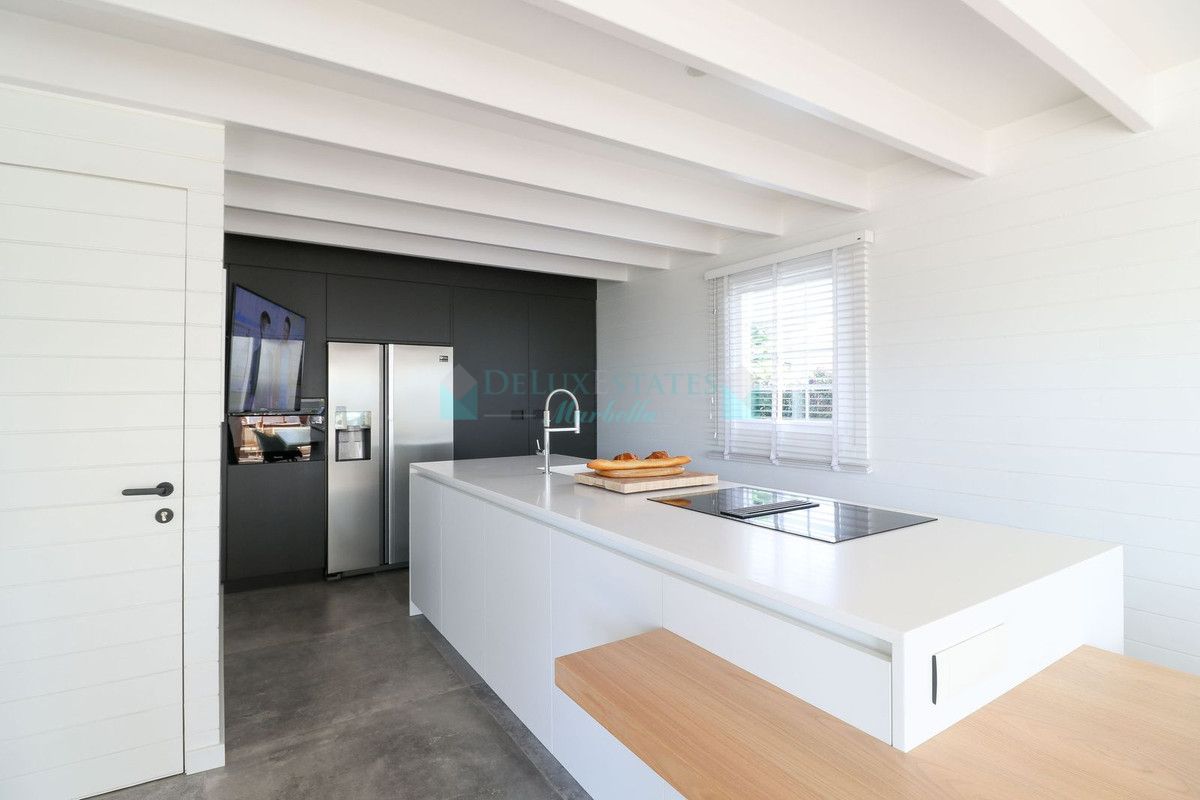 Villa for sale in Benahavis