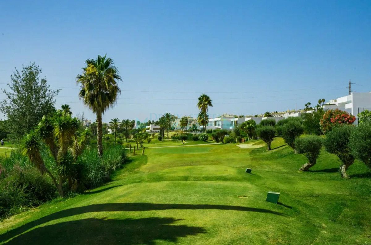 Residential Plot for sale in El Paraiso, Estepona