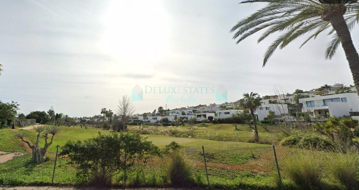 Residential Plot for sale in El Paraiso, Estepona