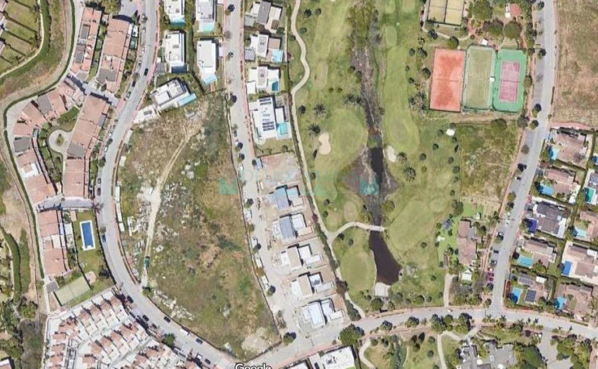 Residential Plot for sale in El Paraiso, Estepona