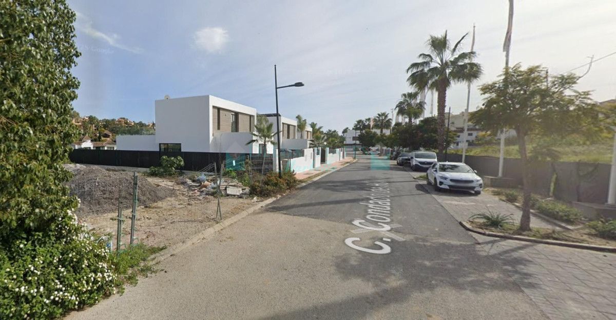 Residential Plot for sale in El Paraiso, Estepona