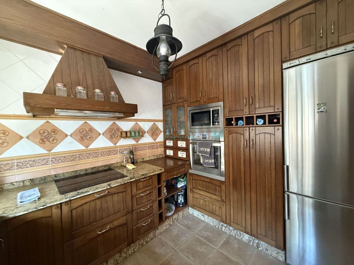 Town House for sale in Estepona