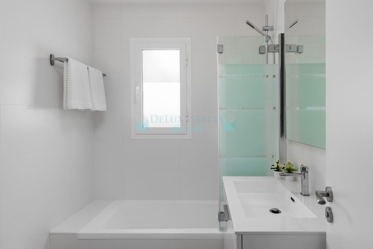 Apartment for sale in Estepona