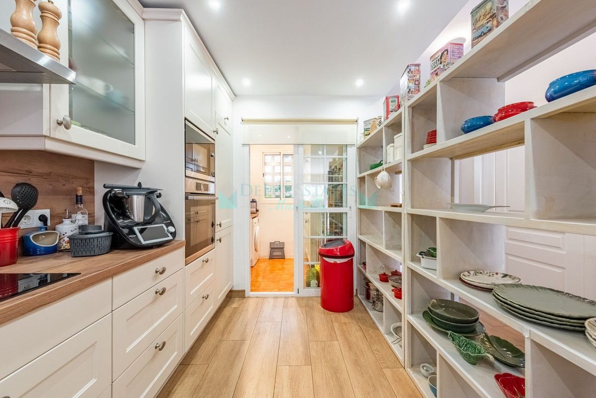 Semi Detached Villa for sale in Nagüeles, Marbella Golden Mile